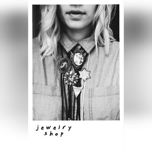 J E W E L R Y  S H O P